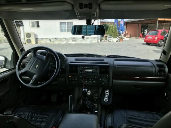 Tirane, shes SUV Land Rover Nafte, jeshile manuale Klima 260.000 km 7.200 €