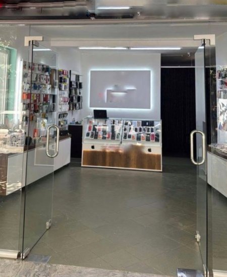 Tirane, jepet me qera ambjent biznesi Kati 0, 45 m² 450 € (Shkolla e Kuqe)