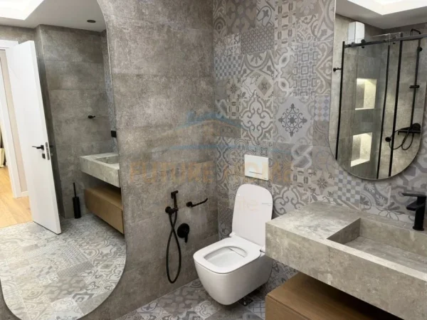 Tirane, jepet me qera apartament 3+1 Kati 2, 145 m² 1.500 € (Kodra e Diellit)