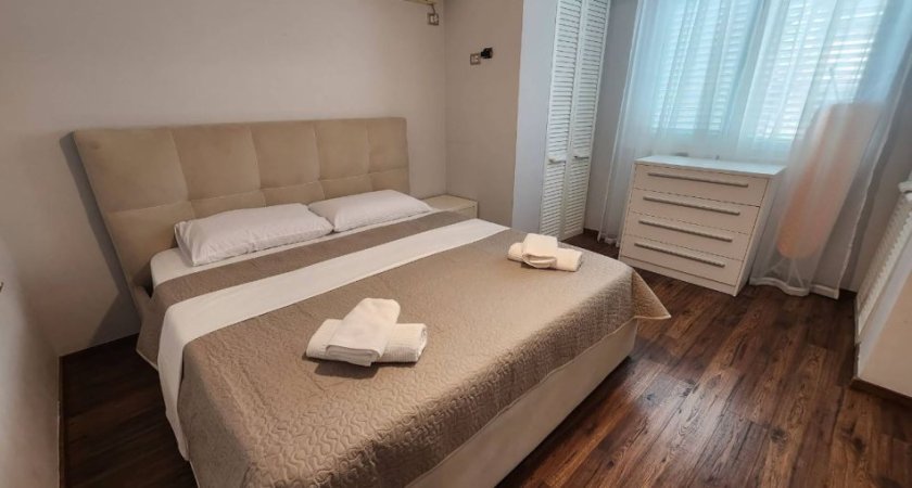 Jepet me Qira Apartamenti 2+1 tek Rruga Margarita Tutulani,    1.000 €URO