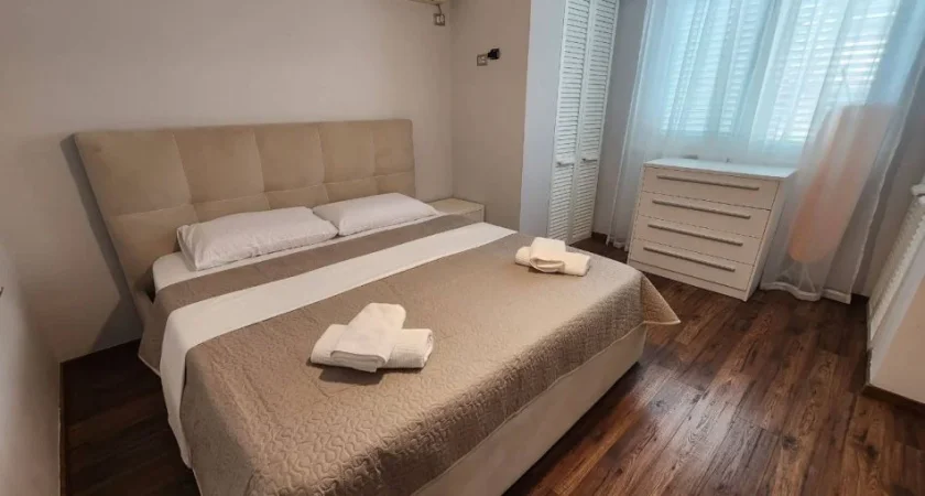 Jepet me Qira Apartamenti 2+1 tek Rruga Margarita Tutulani,    1.000 €URO
