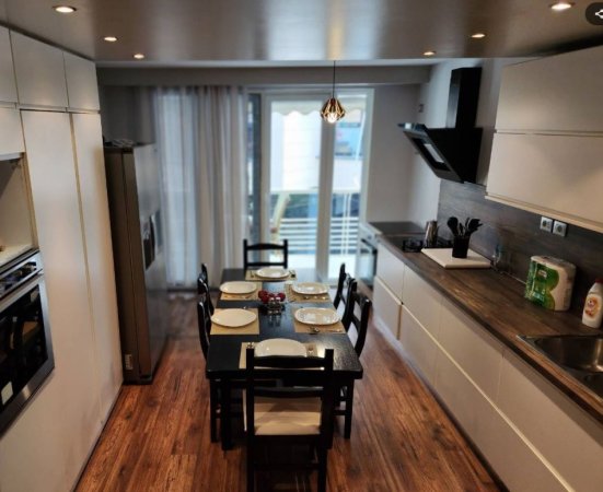 Jepet me Qira Apartamenti 2+1 tek Rruga Margarita Tutulani,    1.000 €URO