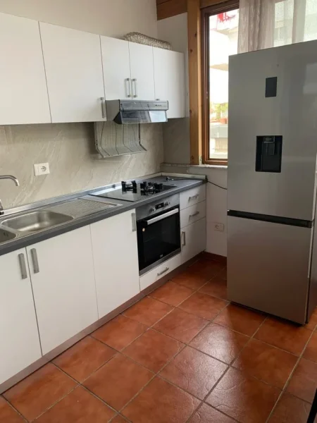Tirane, jepet me qera apartament 1+1 Kati 5, 70 m² 500 € (don bosko)