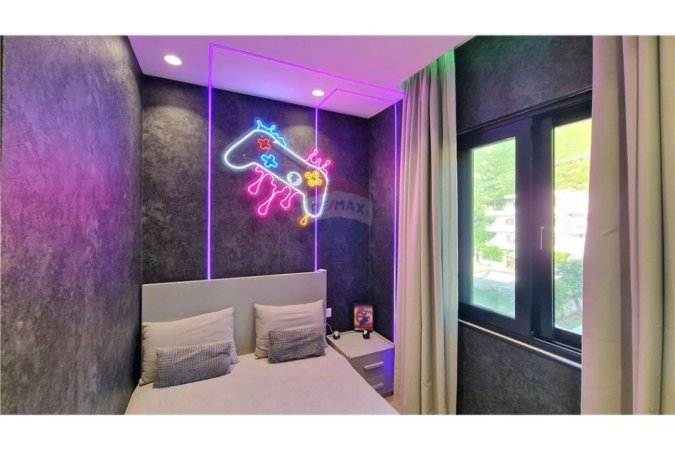 Vlore - Lungomare, shitet apartament 3+1 Kati 3, 115 m² 430.000 € (Uji i Ftohtë, Vlorë)