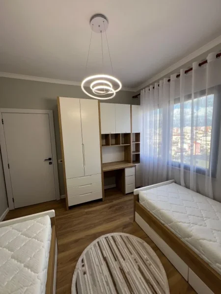 Tirane, shitet apartament 2+1+Ballkon Kati 5, 90 m² 143.000 € (Rruga Besim Alla)