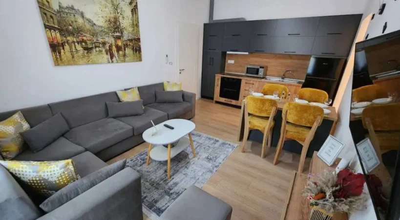 Jepet me Qera Apartamenti 2+1 ne Myslym Shyr,   700 €URO