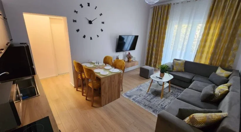Jepet me Qera Apartamenti 2+1 ne Myslym Shyr,   700 €URO