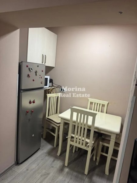 Tirane, jepet me qera apartament 1+1 Kati 2, 50 m² 450 € (Laprake)