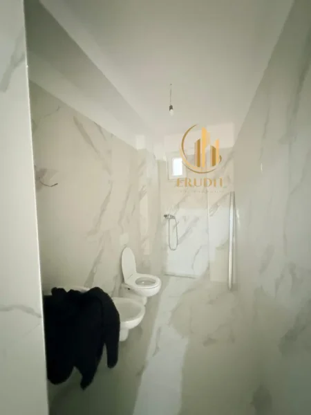 Vlore, shitet apartament 1+1+Ballkon , 83 m² 140.000 € 