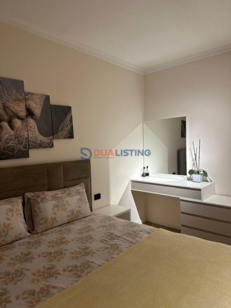 Tirane, jepet me qera apartament 2+1 Kati 4, 72 m² 600 € (Shkoze Kompleksi Tom Doshi)