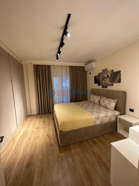 Tirane, jepet me qera apartament 2+1 Kati 4, 72 m² 600 € (Shkoze Kompleksi Tom Doshi)