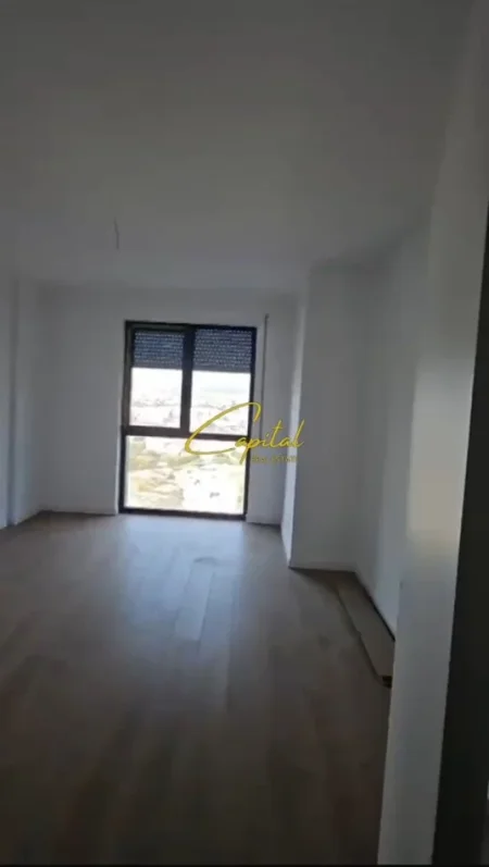 Tirane, jepet me qera zyre Kati 0, 71 m² 400 € (LAPRAKE)