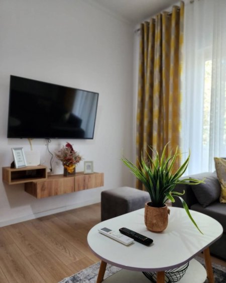 Tirane, jepet me qera apartament 2+1 Kati 2, 105 m² 700 € (21 Dhjetori)