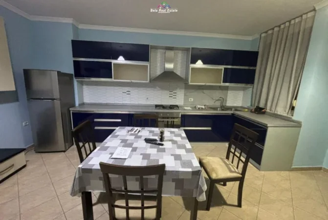 Tirane, jepet me qera apartament 2+1+Ballkon Kati 3, 90 m² 500 € (Rruga Marie Kraja)