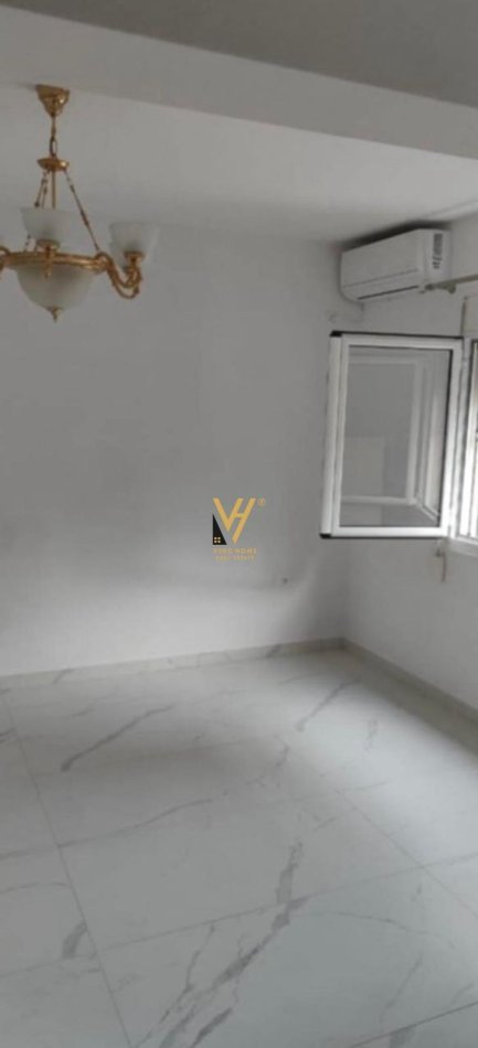 Tirane, jepet me qera apartament 2+1+Ballkon Kati 3, 75 m² 530 € (RRUGA NDRE MJEDA)