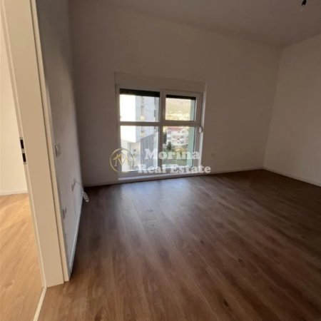 Tirane, jepet me qera apartament 1+1 Kati 8, 60 m² 300 € (Ali Demi)