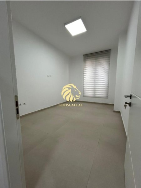 Tirane, shitet ambjent biznesi , 140 m² (Qsut)