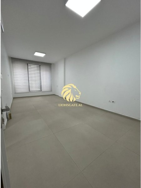Tirane, shitet ambjent biznesi , 140 m² (Qsut)