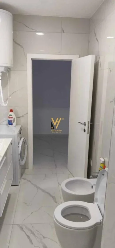 Tirane, jepet me qera apartament 3+1+Ballkon Kati 2, 100 m² 700 € (KOMUNA E PARISIT)