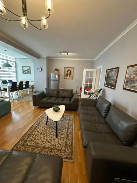 Tirane, jepet me qera apartament 2+1 Kati 6, 120 m² 900 € (Liqeni i Thatë)