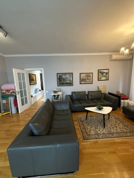 Tirane, jepet me qera apartament 2+1+Ballkon Kati 6, 120 m² 900 € (Kopshti Zoologjik)