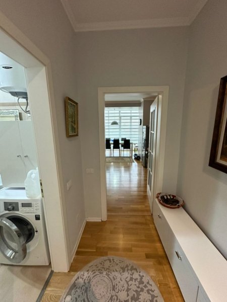 Tirane, jepet me qera apartament 2+1+Ballkon Kati 6, 120 m² 900 € (Kopshti Zoologjik)