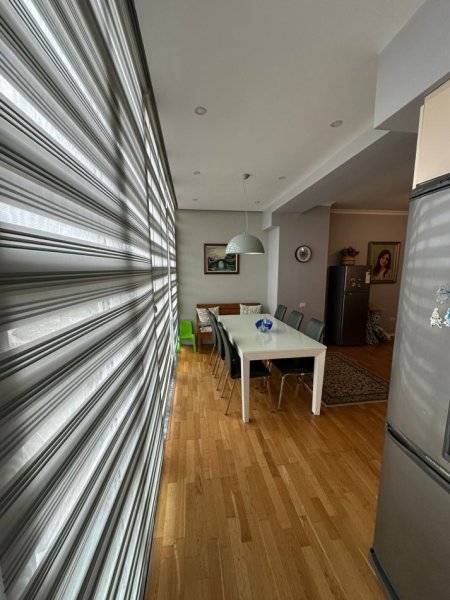 Tirane, jepet me qera apartament 2+1+Ballkon Kati 6, 120 m² 900 € (Kopshti Zoologjik)