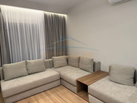 Tirane, jepet me qera apartament 3+1 , 145 m² 1.500 € 
