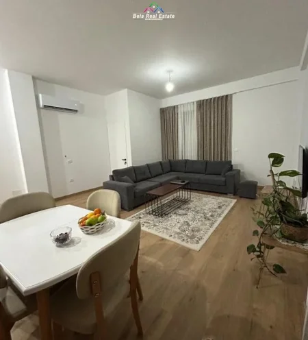 Tirane, jepet me qera Vile 1+1 Kati 1, 80 m² 500 € (Rruga e Vilave)