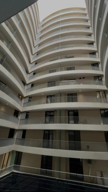 Tirane, jepet me qera zyre Kati 1, 120 m² 1.000 € (Rr. Mine Peza)