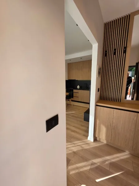 Tirane, shitet apartament 1+1 Kati 1, 50 m² 122.000 € (Liqeni i Thate)