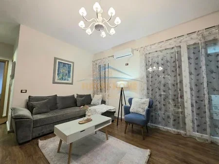 Tirane, shitet apartament 3+1 Kati 3, 166 m² 174.000 € 