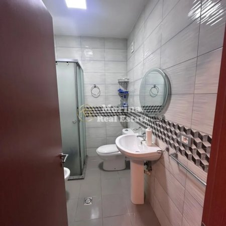 Tirane, jepet me qera apartament 1+1 Kati 2, 67 m² 540 € (Rruga Besim Alla)