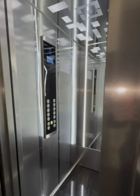 Durres, shes 3+1+Ballkon Kati 6, 116 m² (VILA ZOGUT 0692039456)