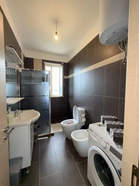 Durres, shes 3+1+Ballkon Kati 6, 116 m² (VILA ZOGUT 0692039456)