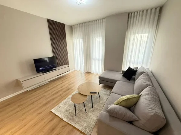 Tirane, jepet me qera apartament 1+1+Ballkon Kati 10, 70 m² 700 € (Zogu i Zi)