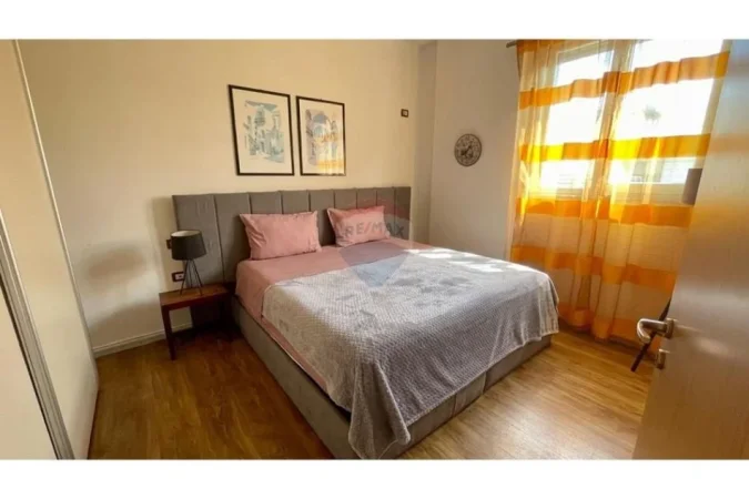 Tirane, jepet me qera apartament 1+1 , 75 m² 650 € (Rruga Qemal Stafa)
