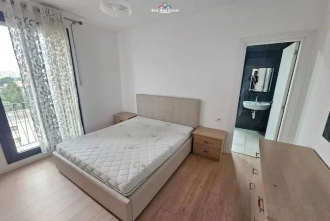 Tirane, jap me qera apartament 2+1 Kati 4, 110 m² 600 € (Rruga Kongresi i Manastirit)