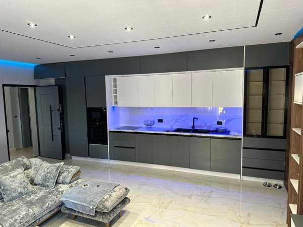 Tirane, jepet me qera apartament 1+1 Kati 2, 85 m² 700 € (Lake Land Residence-Farke)