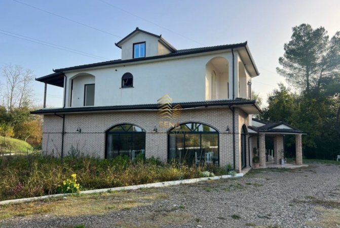 Durres, jepet me qera ambjent biznesi Kati 2, 444 m² 3.500 € (Durres ︱Rruga Kombetare Kombinat – Plepa)