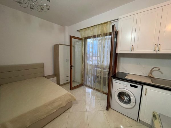 Tirane, jepet me qera garsonier Kati 3, 25 m² 270 € (Rrethi Shkozes)