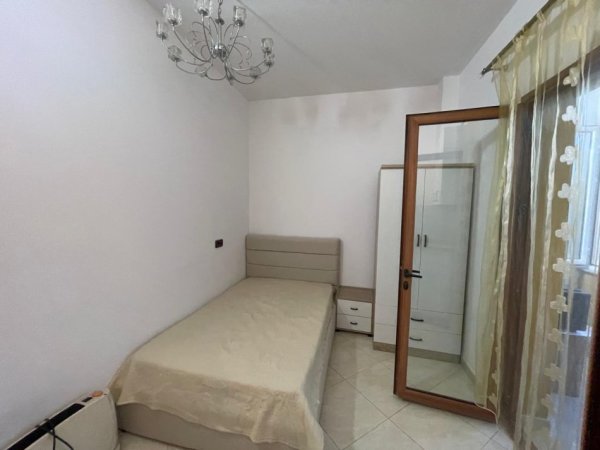 Tirane, jepet me qera garsonier Kati 3, 25 m² 270 € (Rrethi Shkozes)
