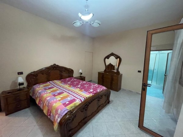 Tirane, jepet me qera apartament+verande | Penthouse 2+1+Ballkon Kati 3, 92 m² 450 € (Rrethi Shkozes)