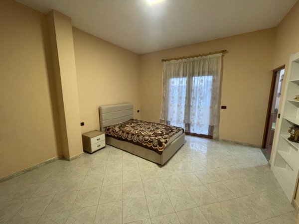 Tirane, jepet me qera apartament+verande | Penthouse 2+1+Ballkon Kati 3, 92 m² 450 € (Rrethi Shkozes)