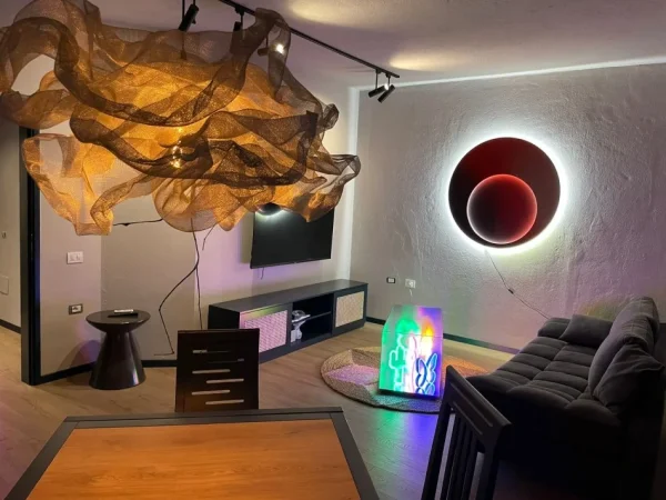 Tirane, jepet me qera apartament 1+1+Ballkon , 76 m² 650 € 