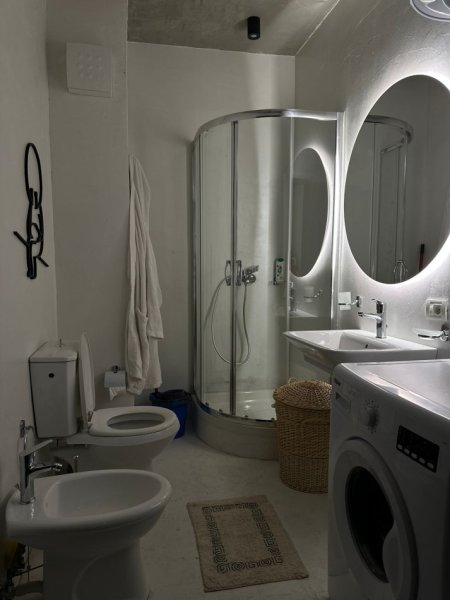 Tirane, jepet me qera apartament 1+1+Ballkon , 76 m² 650 € 