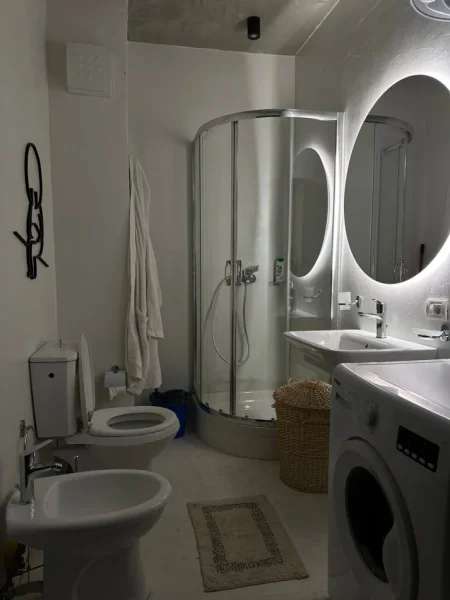 Tirane, jepet me qera apartament 1+1+Ballkon , 76 m² 650 € 