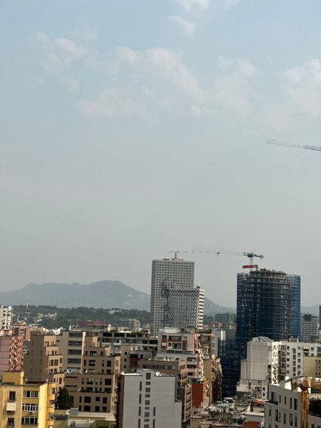 Tirane, jepet me qera apartament 1+1+Ballkon , 76 m² 650 € 