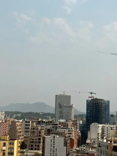 Tirane, jepet me qera apartament 1+1+Ballkon , 76 m² 650 € 