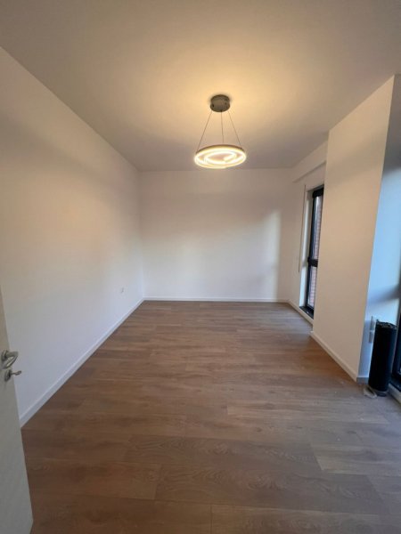 Tirane, shitet apartament 1+1+Ballkon Kati 2, 76 m² (Myslym Shyri)